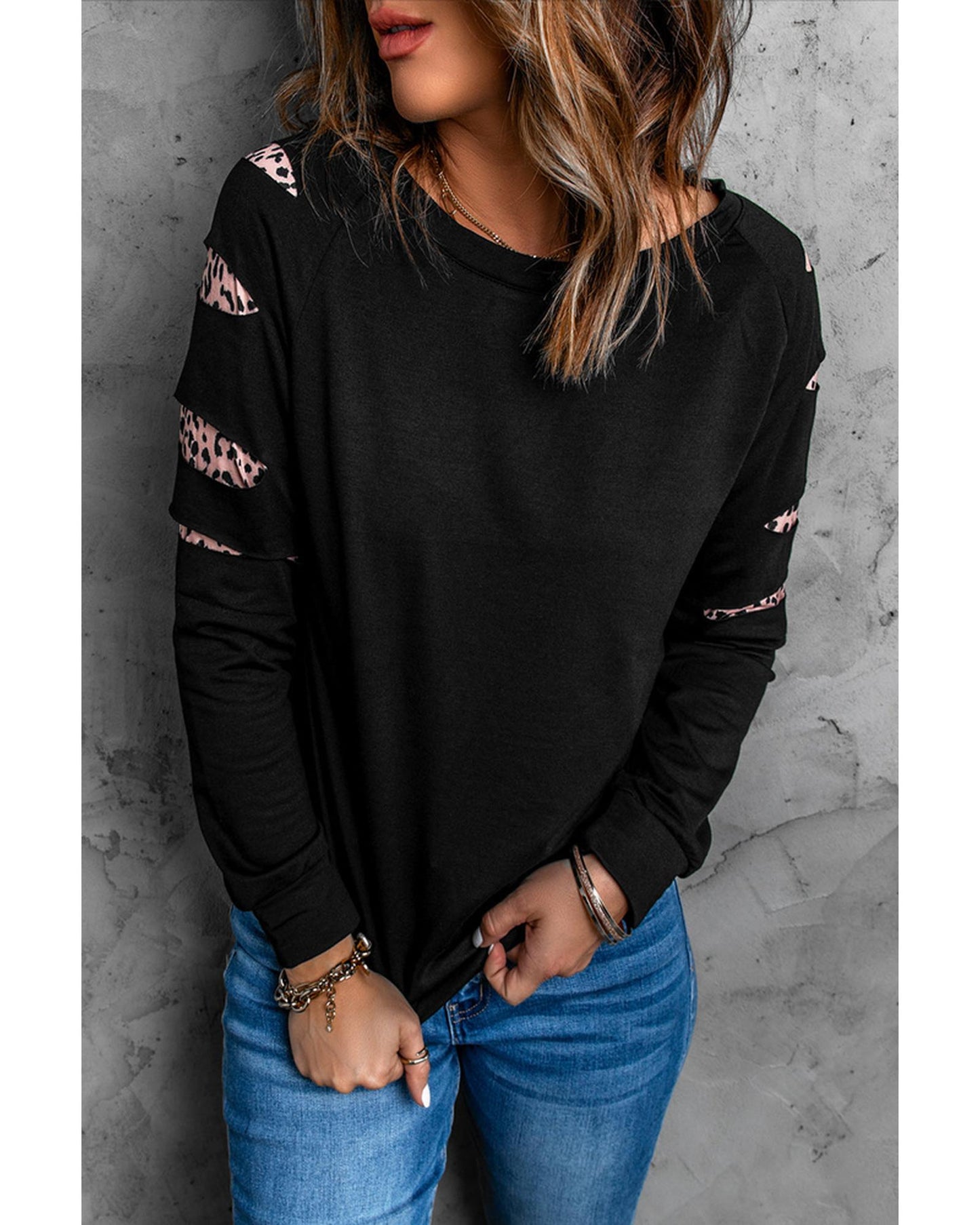 Azura Exchange Black Sweatshirt - M