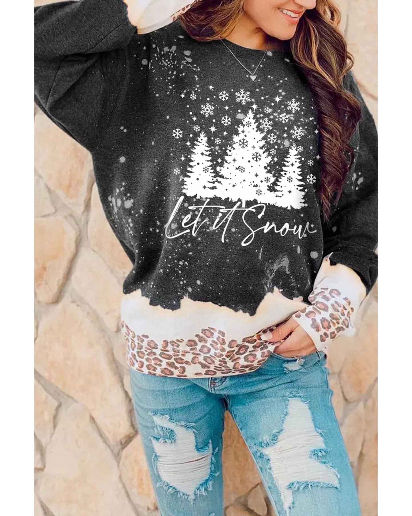 Azura Exchange Christmas Graphic Leopard Bleached Sweatshirt - M