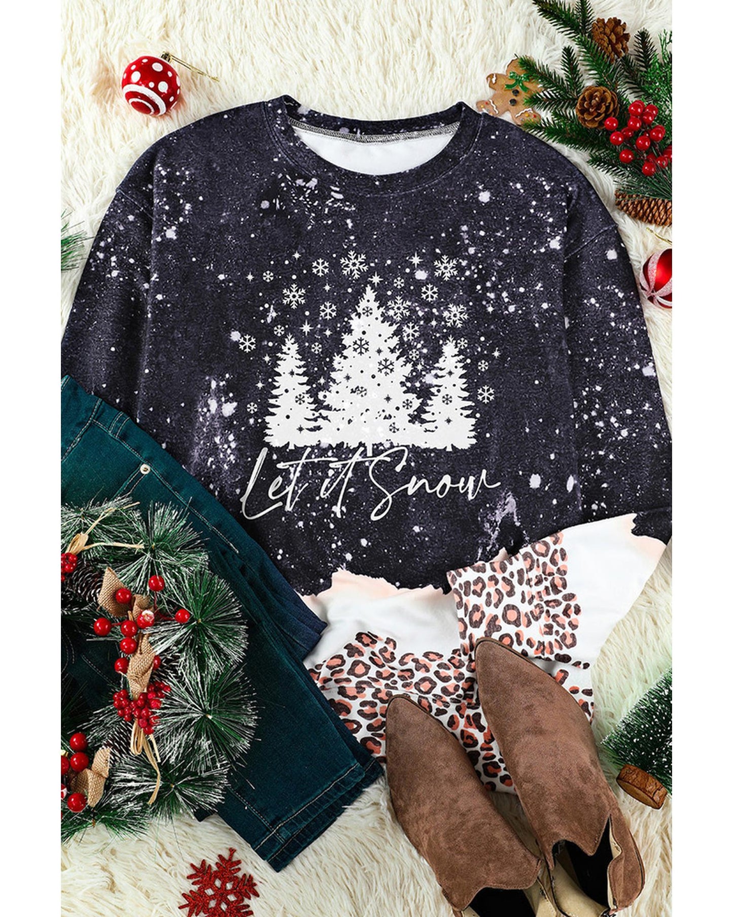 Azura Exchange Christmas Graphic Leopard Bleached Sweatshirt - M