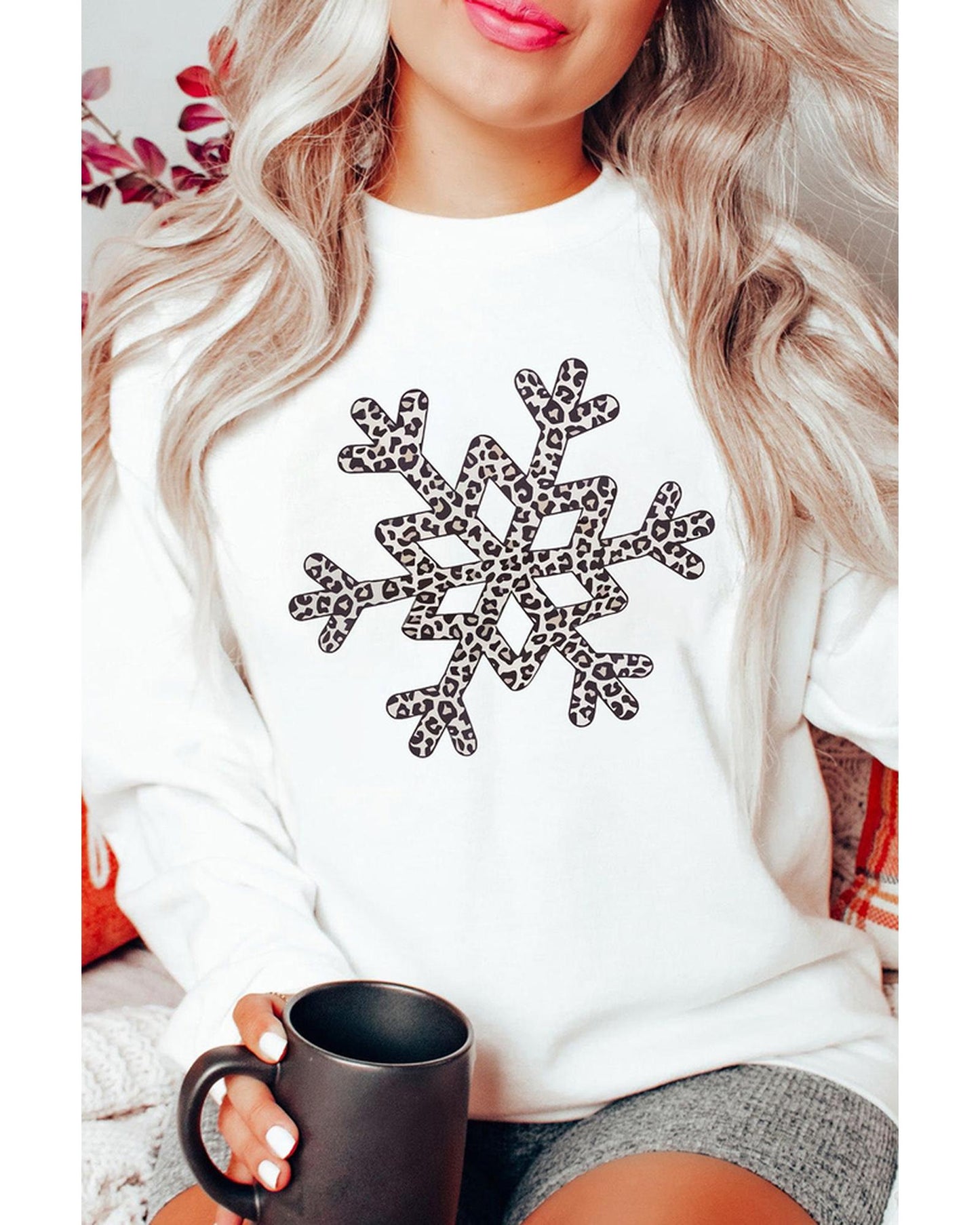 Azura Exchange Leopard Snowflake Pullover Sweatshirt - M