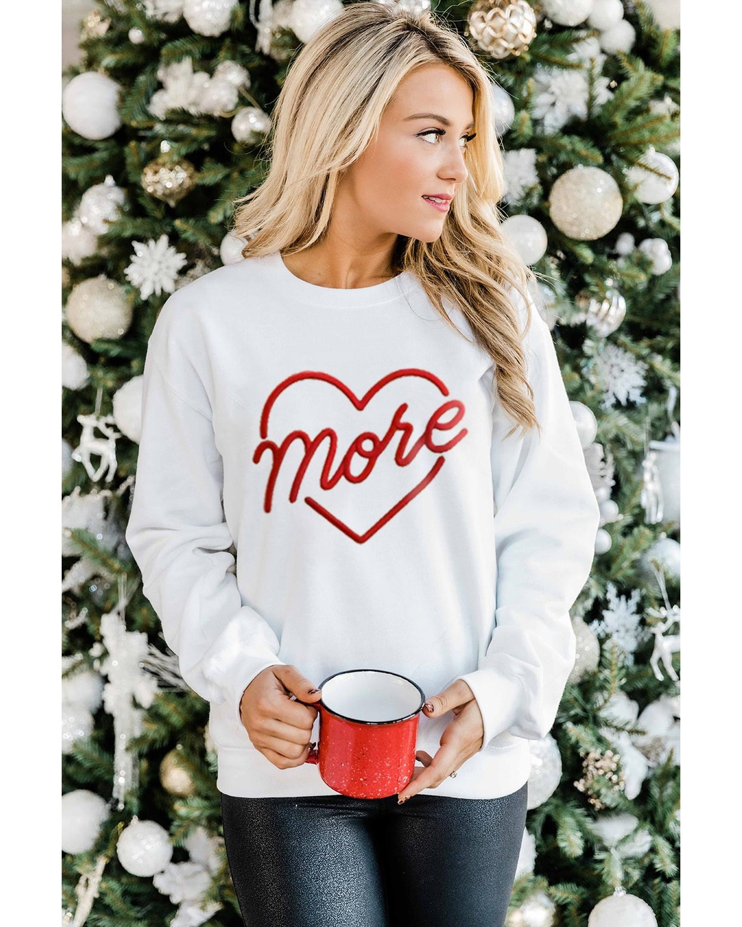 Azura Exchange Embroidered Pullover Sweatshirt with Heart Shaped Details - M