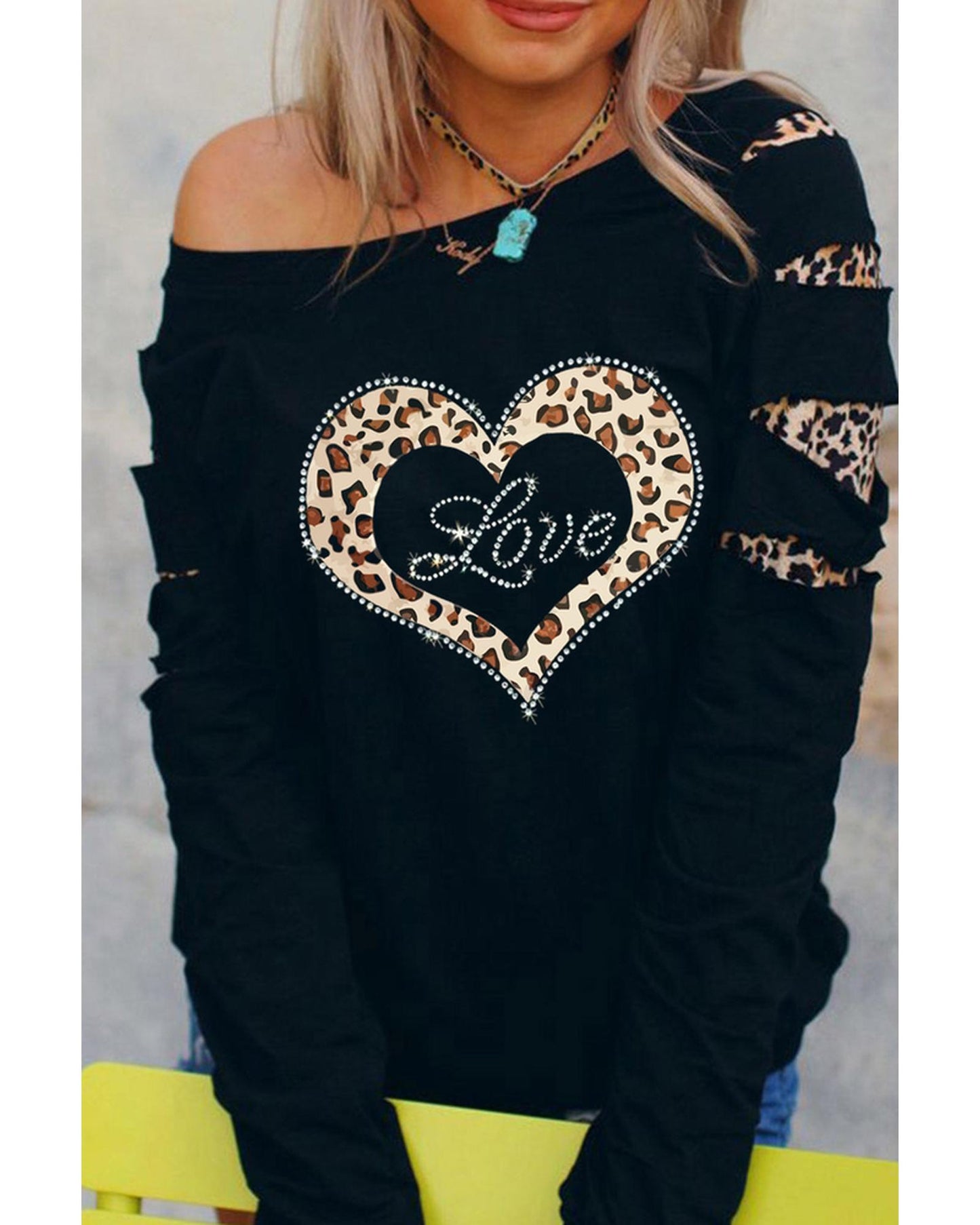 Azura Exchange Leopard Rhinestone Heart Graphic Sweatshirt - M