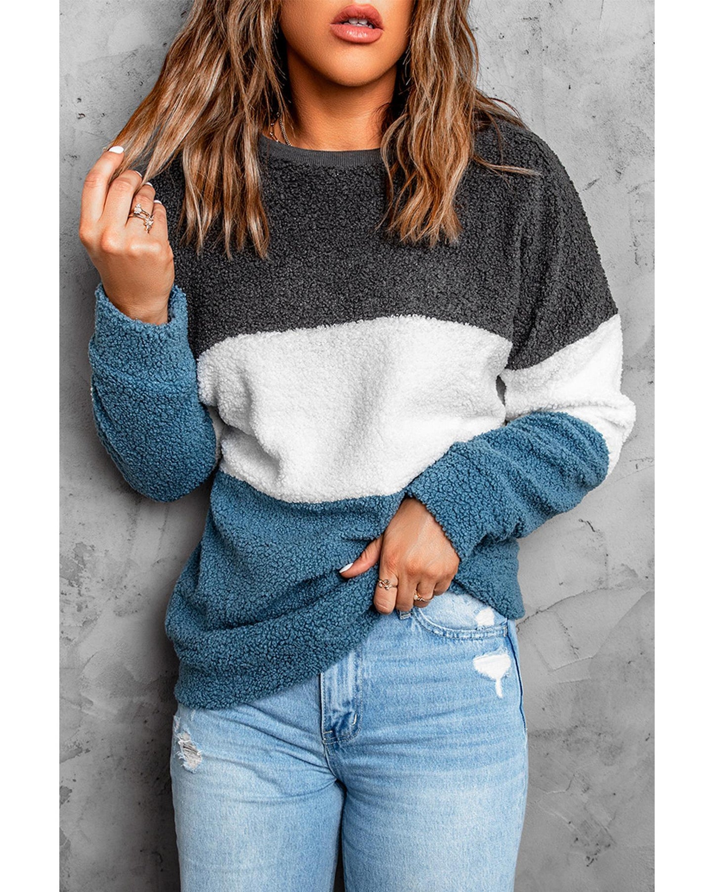 Azura Exchange Colorblock Plush Sweatshirt - M