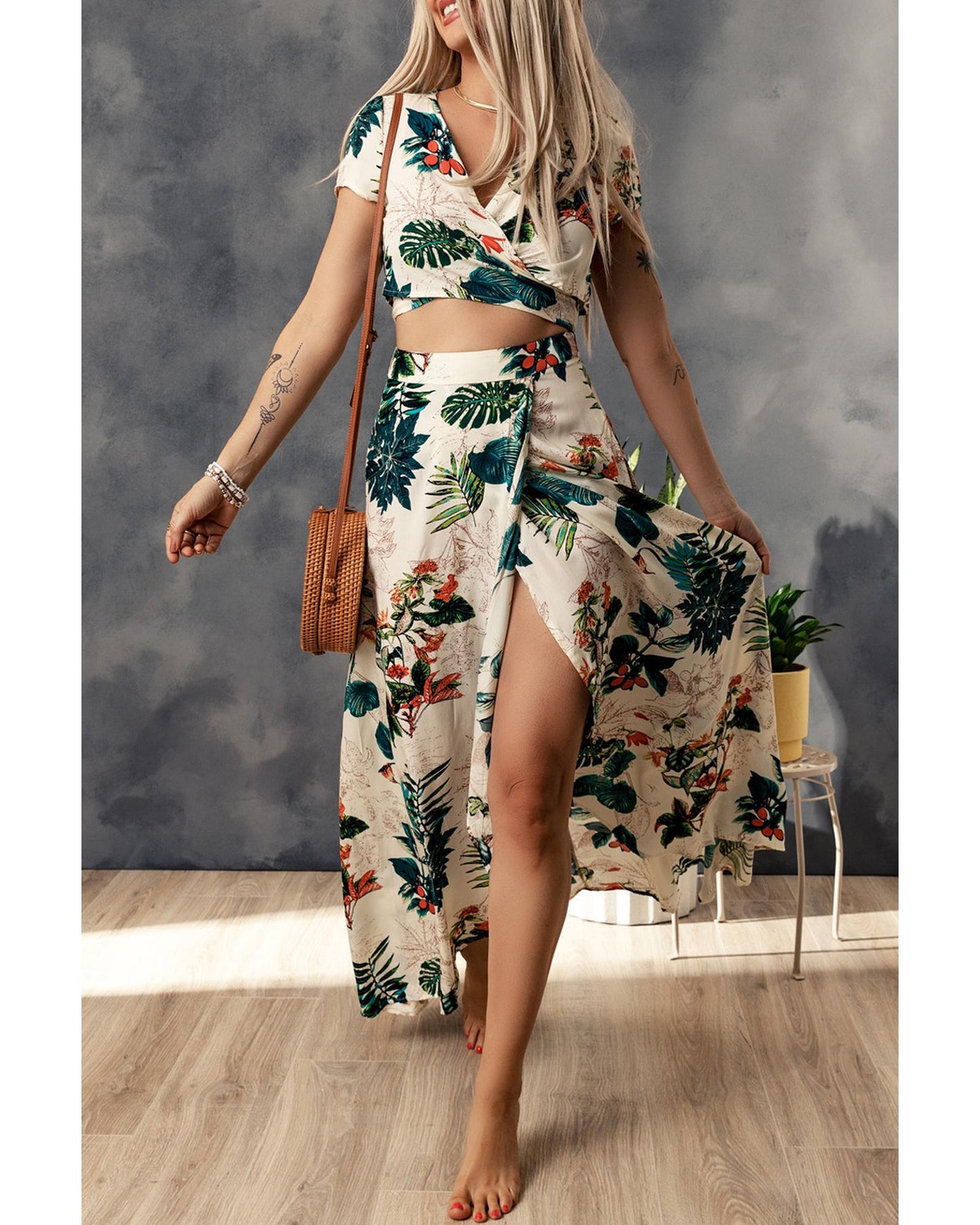 Azura Exchange Tropical Print Crop Top and Maxi Skirt Set - L
