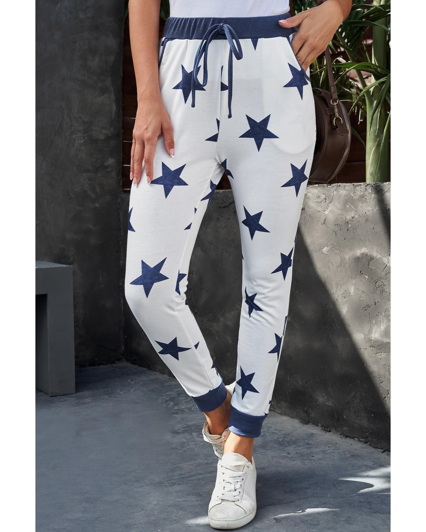 Azura Exchange Star Printed Joggers - L