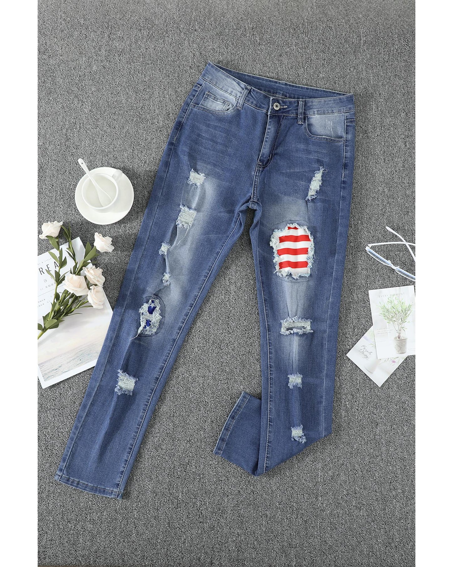 Azura Exchange Stripes and Stars Patches Ripped Jeans - L