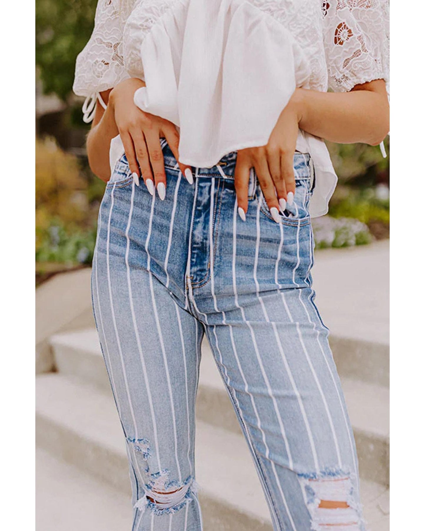 Azura Exchange Vertical Striped Ripped Flare Jeans - 16 US